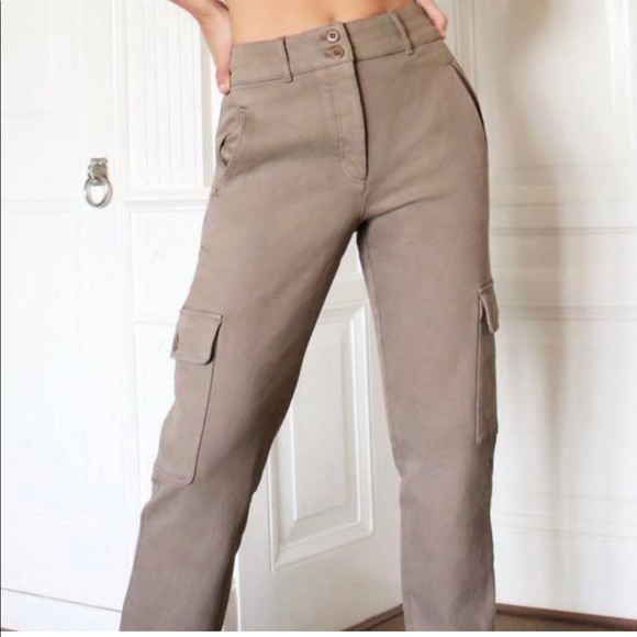 Aritzia Pants - Wilfred Free Modern Cargo Pants Sz 8